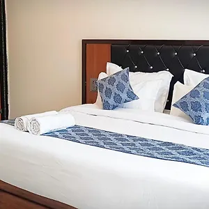 Hotel Shagun By Dev And ****